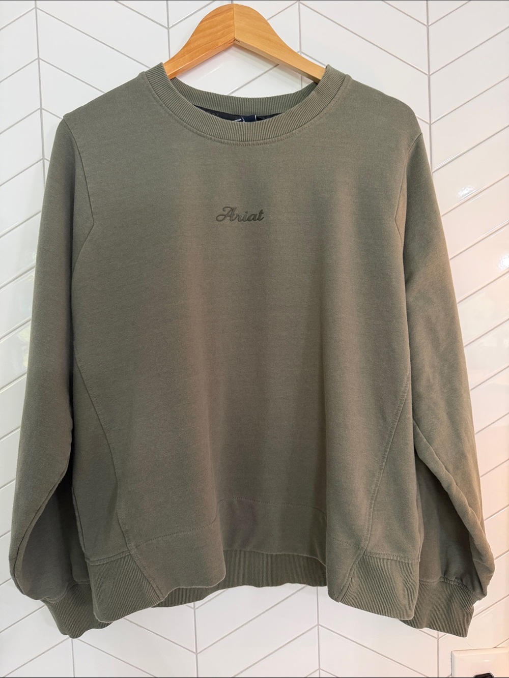 Ariat Memento Sweatshirt Women’s Large Olive Green Crewneck